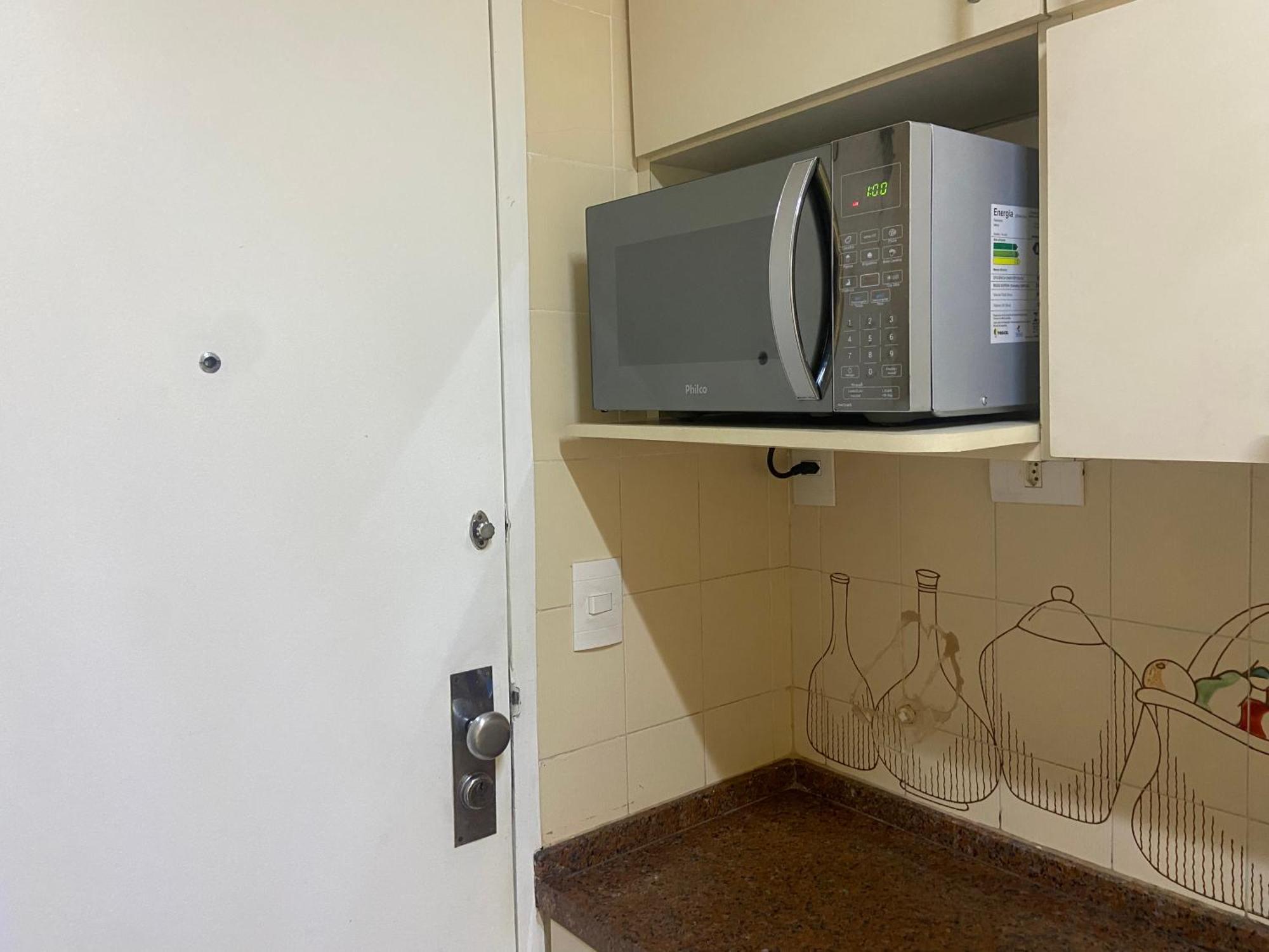 Apartamento Completo Na De Copacabana 02 Quartos Com Vista Lateral Mar Em Andar Alto, Ar, Wifi , Netflix, Pauloangerami Rmvc18 Rio de Janeiro