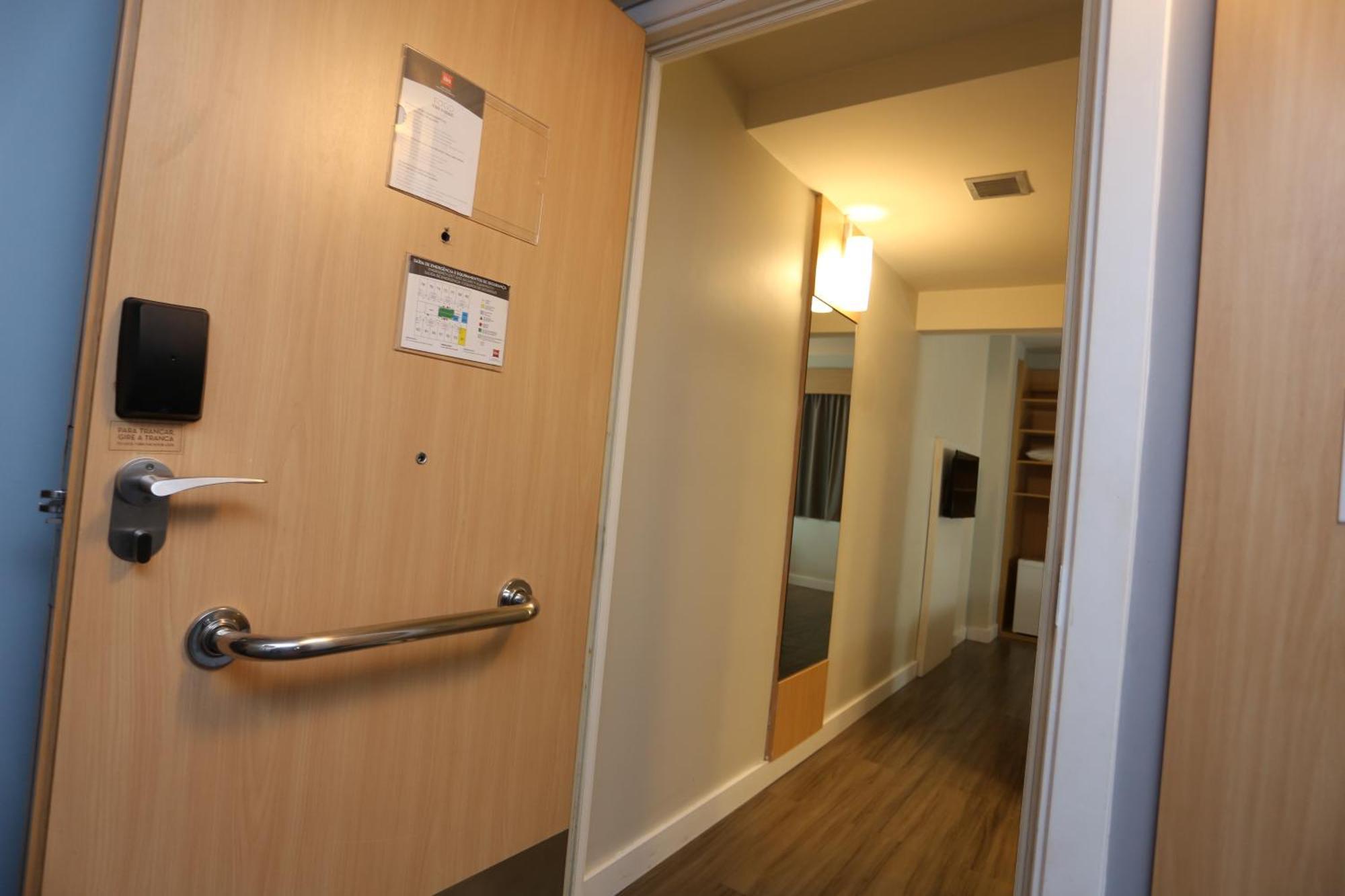 Hotel Ibis Copacabana Posto 5 3*