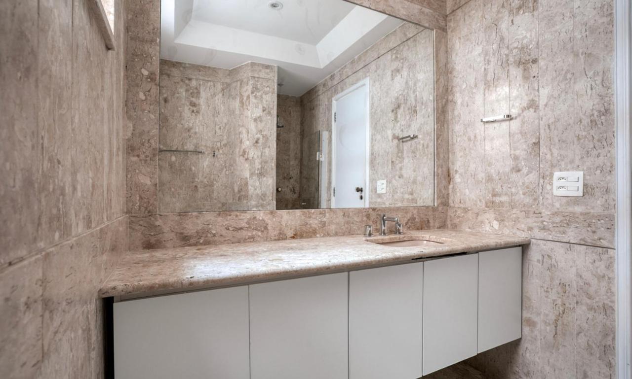 Apartamento Tabas Lindo Em Frente A Praia De Ipanema Ip0007