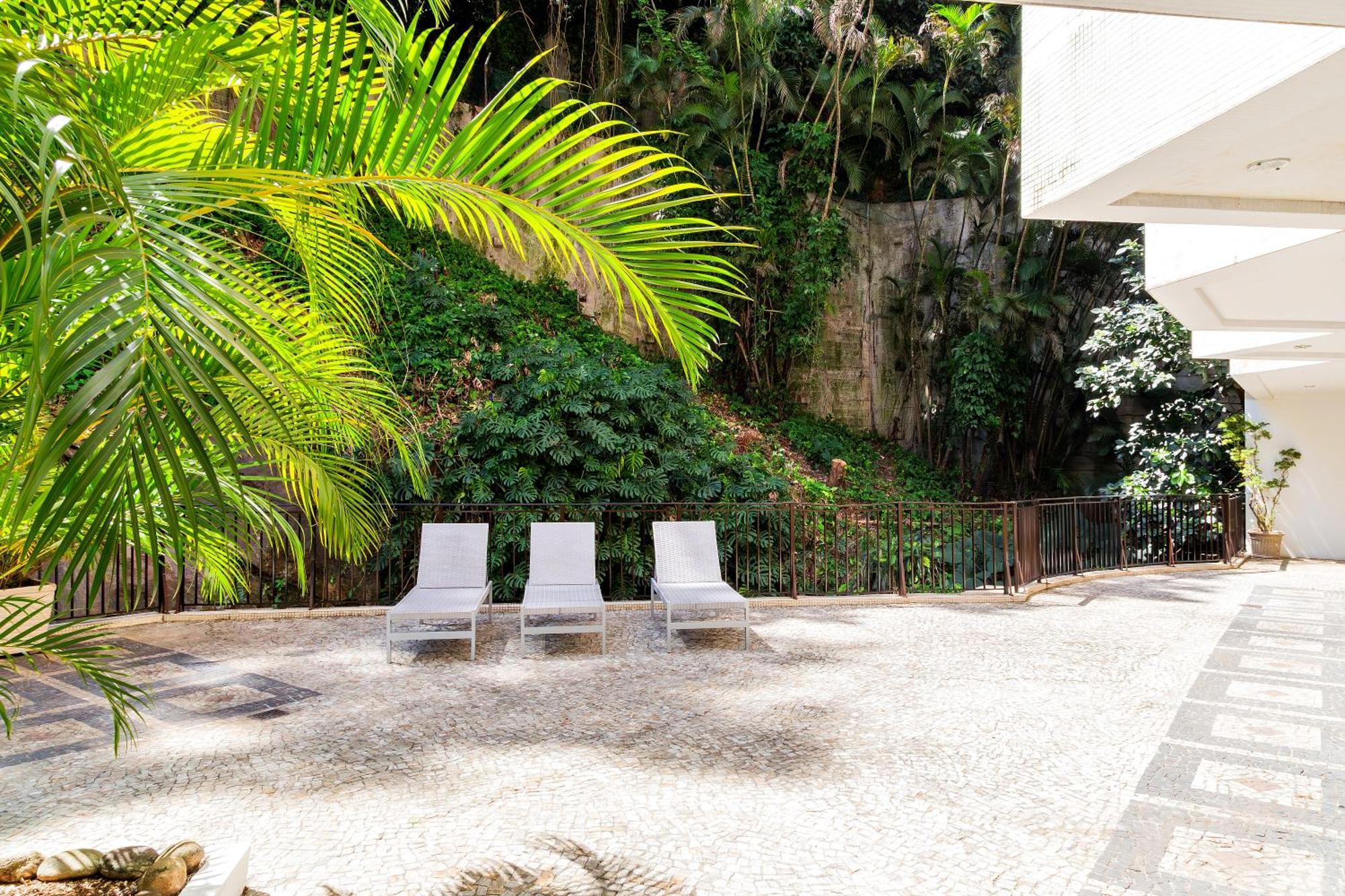 Copa Vista: Beachfront Comfort With Pool And 24/7 Security