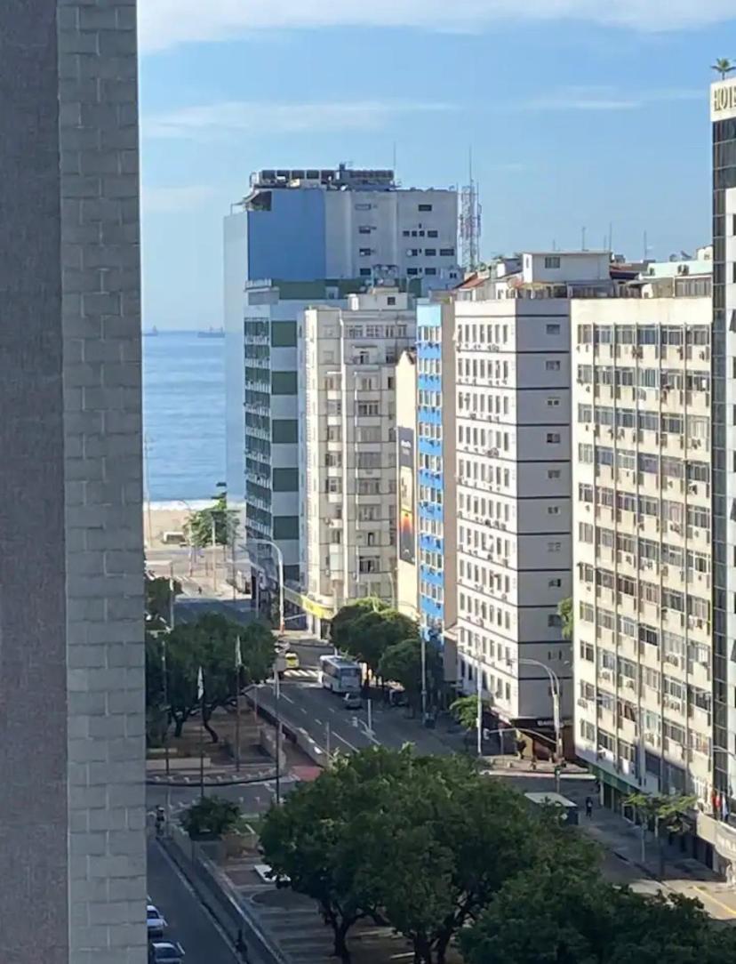 Copa Vista: Beachfront Comfort With Pool And 24/7 Security * Rio de Janeiro