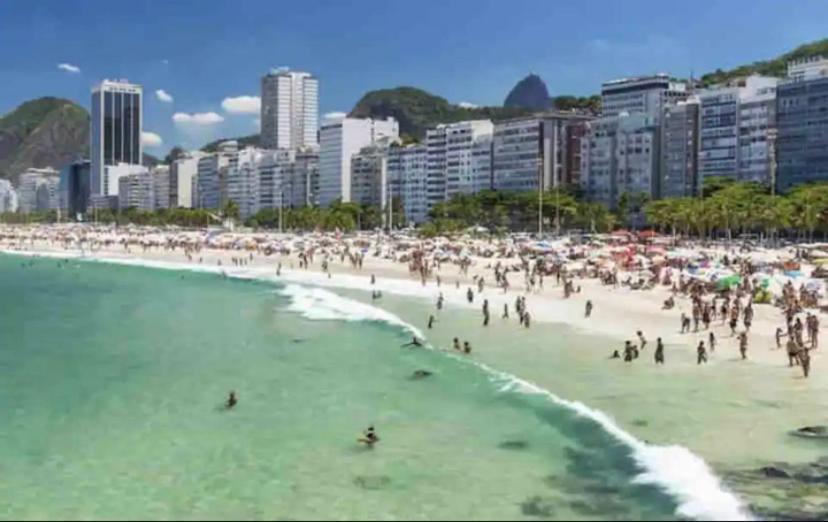 Copa Vista: Beachfront Comfort With Pool And 24/7 Security Rio de Janeiro