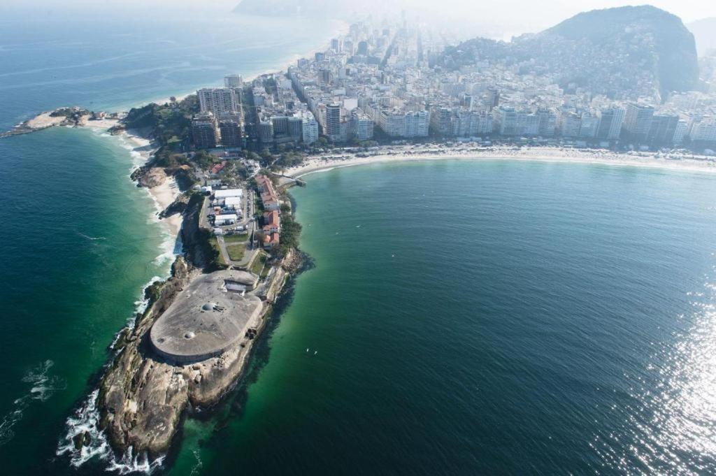 Completo Na De Copacabana 02 Quartos Com Vista Lateral Mar Em Andar Alto, Ar, Wifi , Netflix, Pauloangerami Rmvc18 *