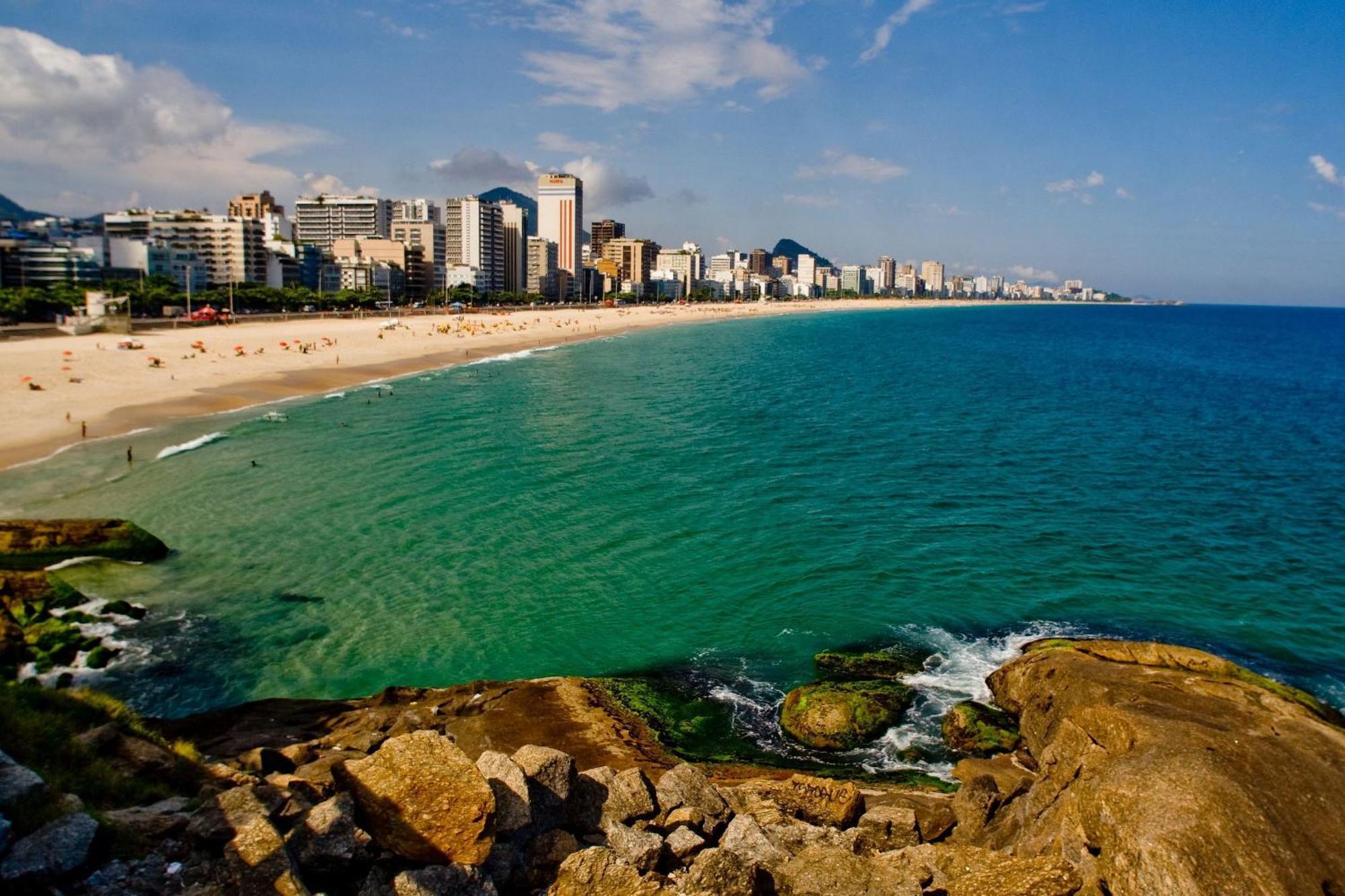 Leblon De 2 Quartos Com Vista Do Mar, Piscina, Sauna E Garagem