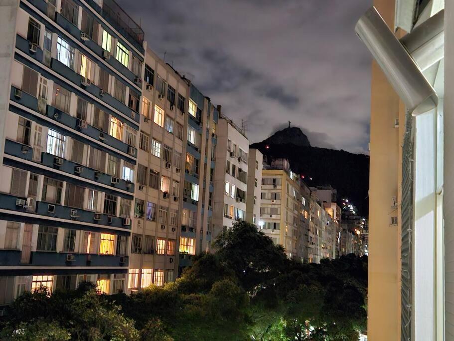 Copacabana / Proximo Da Praia. Excelente Localizacao. *