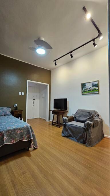 Apartamento Copacabana / Proximo Da Praia. Excelente Localizacao. *