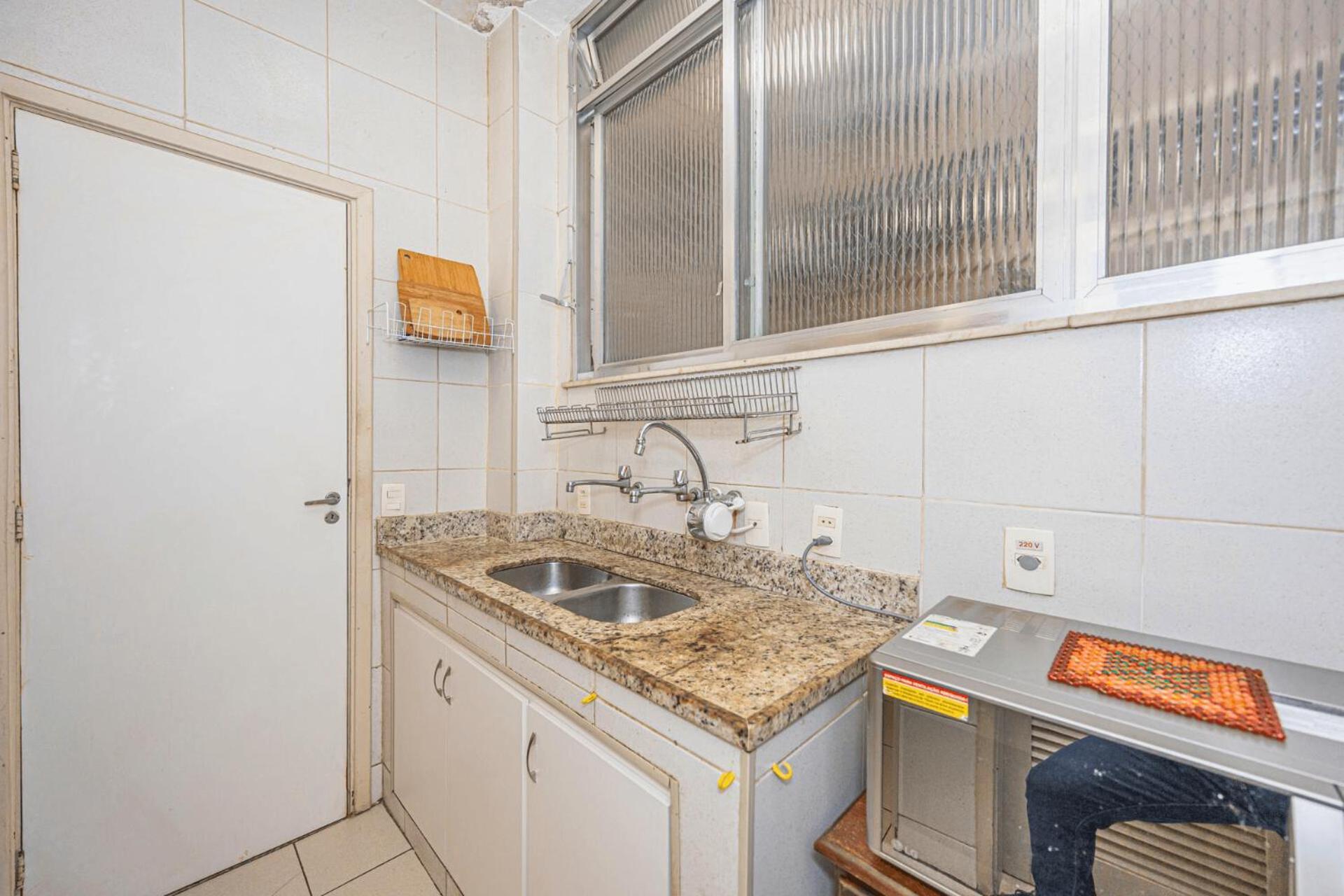 Apartamento Rj03 Ipanema! Ap 2 Quartos, 200m Da Praia! *