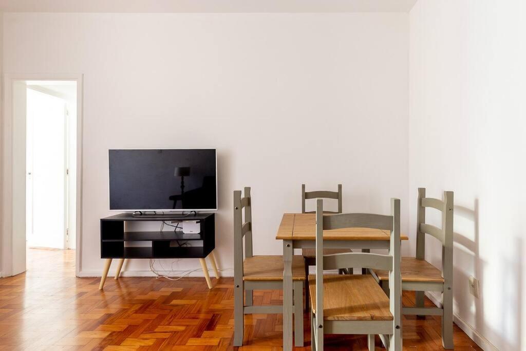 Curtaarpoador: 1qt, Wifi Rapido, Vaga, 5min Praias Rio de Janeiro