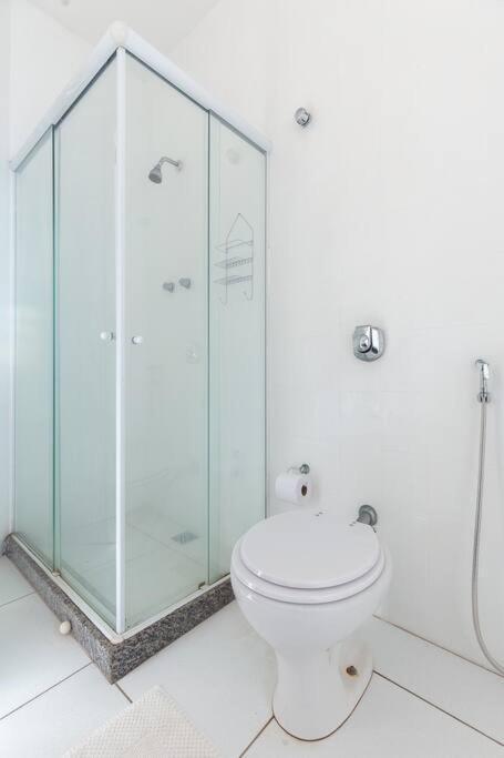 Curtaarpoador: 1qt, Wifi Rapido, Vaga, 5min Praias Rio de Janeiro