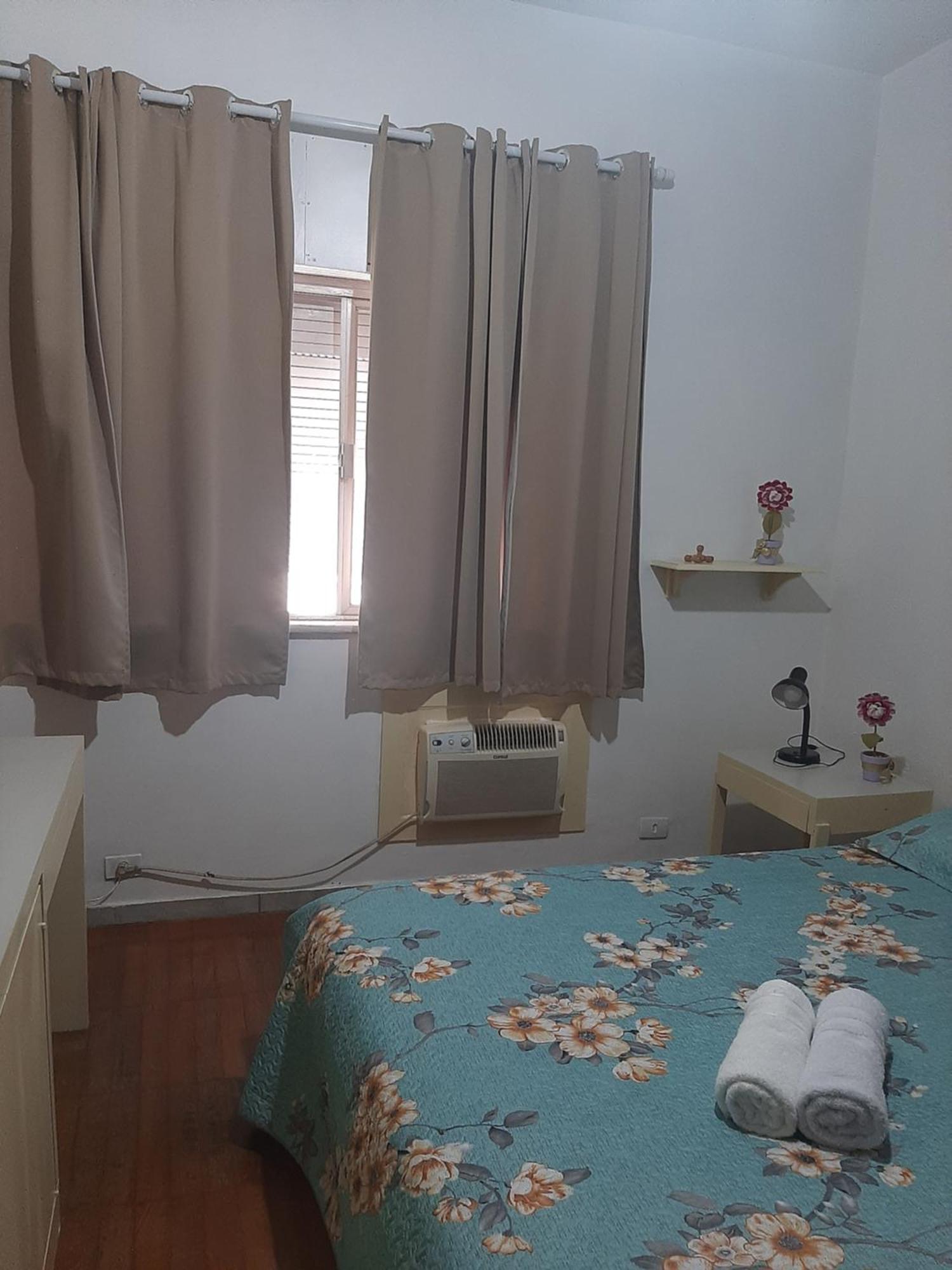 Quarto em Acomodações Particulares Apartamento Amplo, Arejado E Iluminado Rio de Janeiro