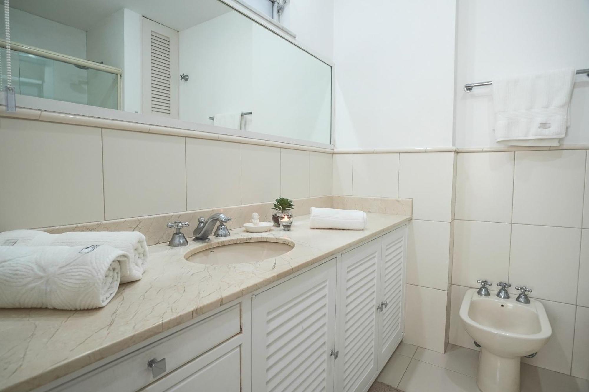 Apartamento Espacoso Na Quadra Da Do Leblon Rio de Janeiro