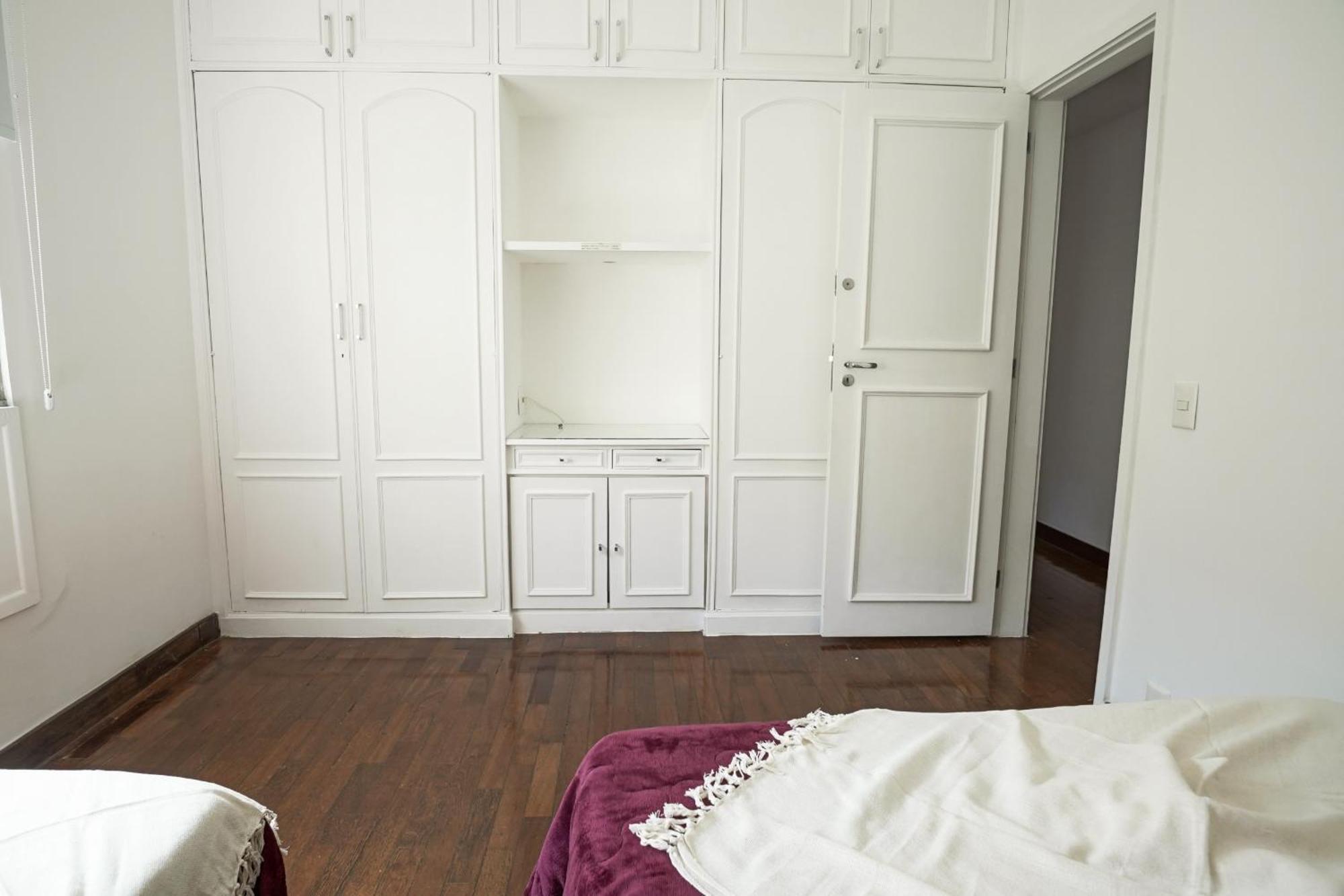 Apartamento Espacoso Na Quadra Da Do Leblon
