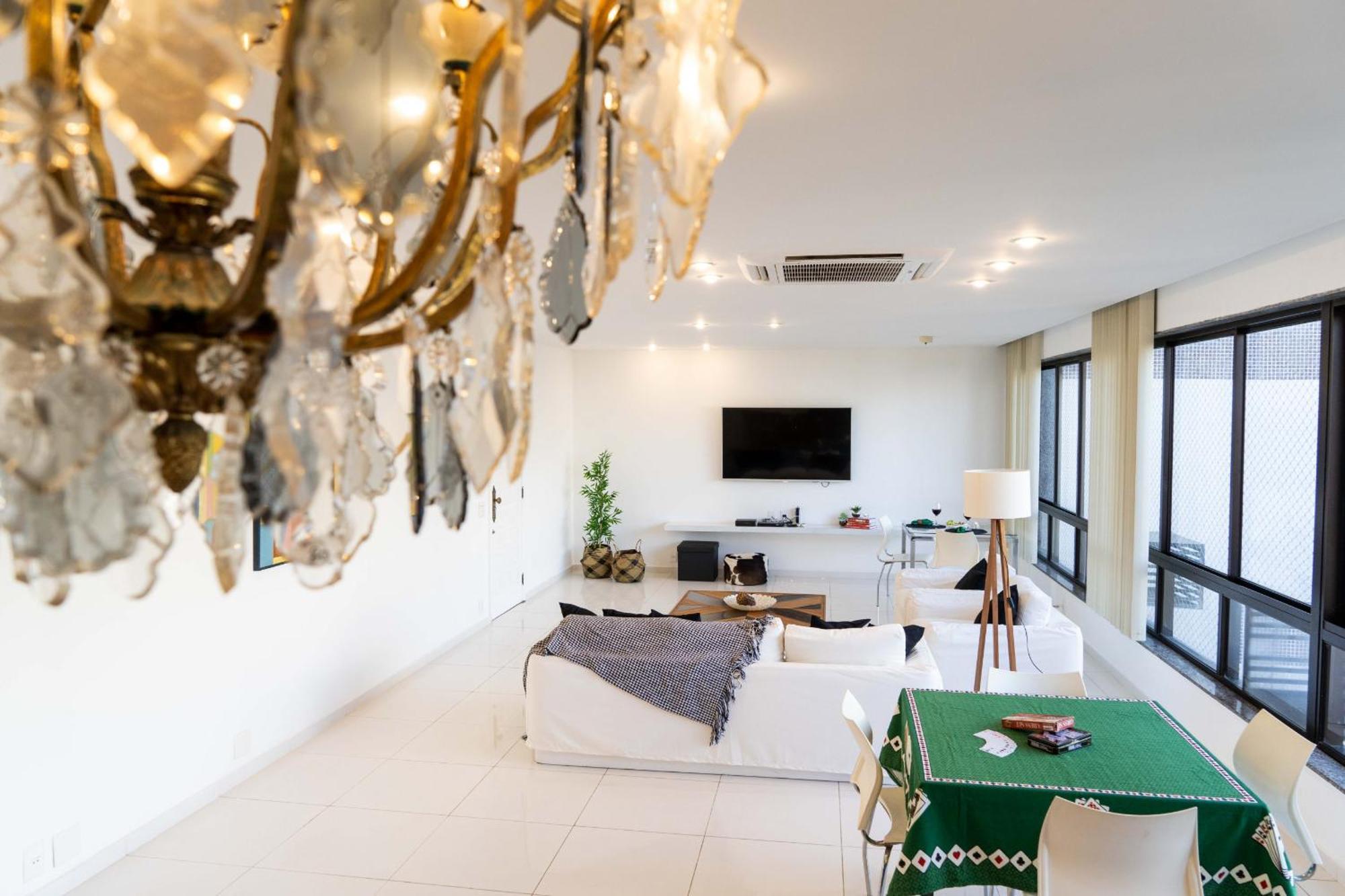 Espacoso Na Quadra Da Do Leblon Apartamento *