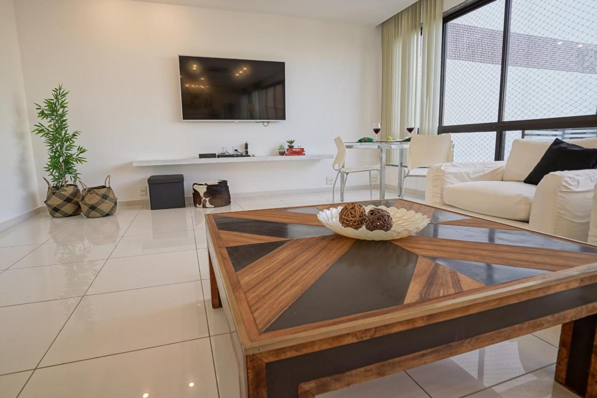 Espacoso Na Quadra Da Do Leblon Apartamento *
