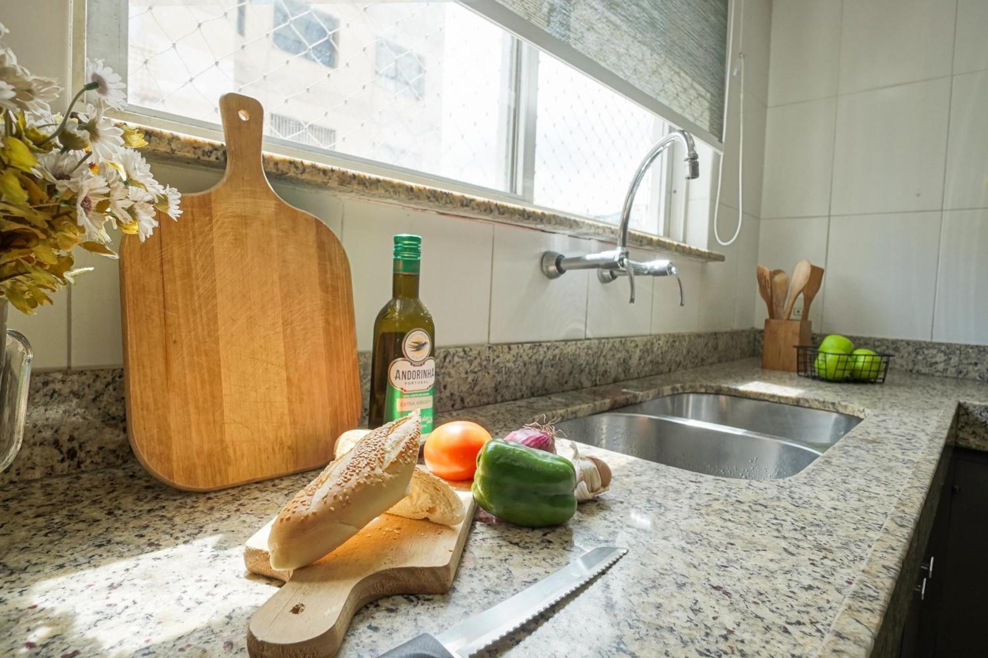 Apartamento Espacoso Na Quadra Da Do Leblon *
