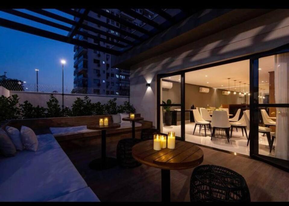 - Living Sunset- Barra Olimpica Apartment