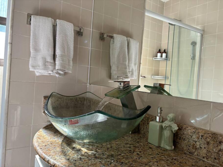 A 5min- Com Piscina, Portaria 24hrs, Internet 500mg, Shopping Rio Sul 2min A Pe! Apartment