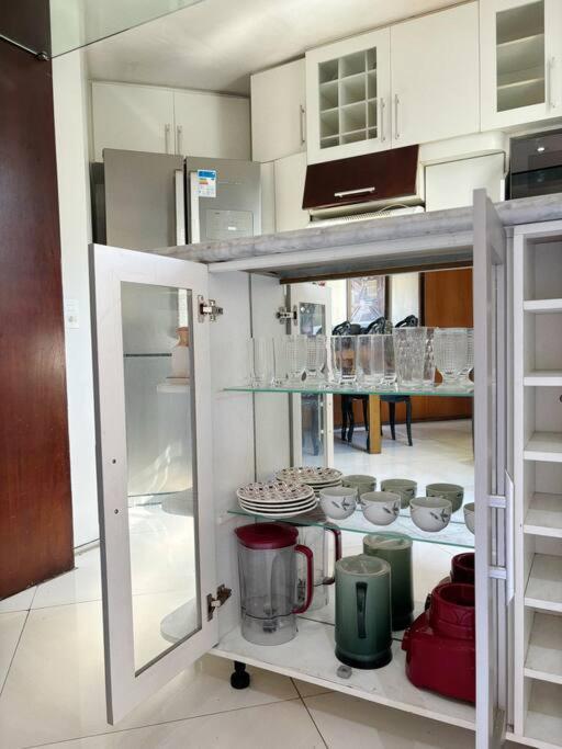 Apartment A 5min- Com Piscina, Portaria 24hrs, Internet 500mg, Shopping Rio Sul 2min A Pe! *