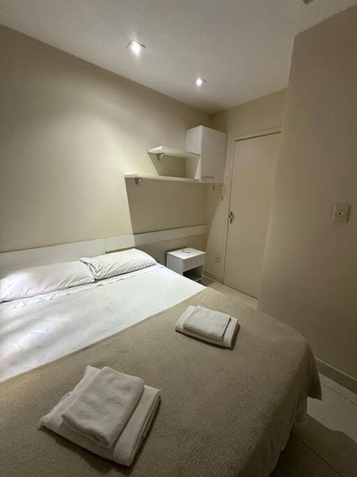 Apartamento Amplo A Passos Da De Copacabana, 4 Quartos Rio de Janeiro