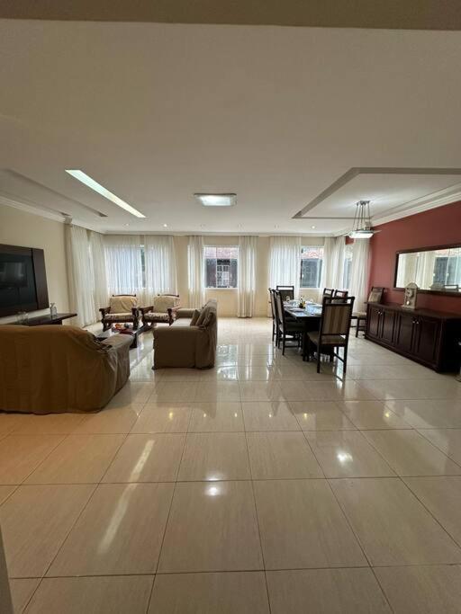 Amplo A Passos Da De Copacabana, 4 Quartos Apartamento *