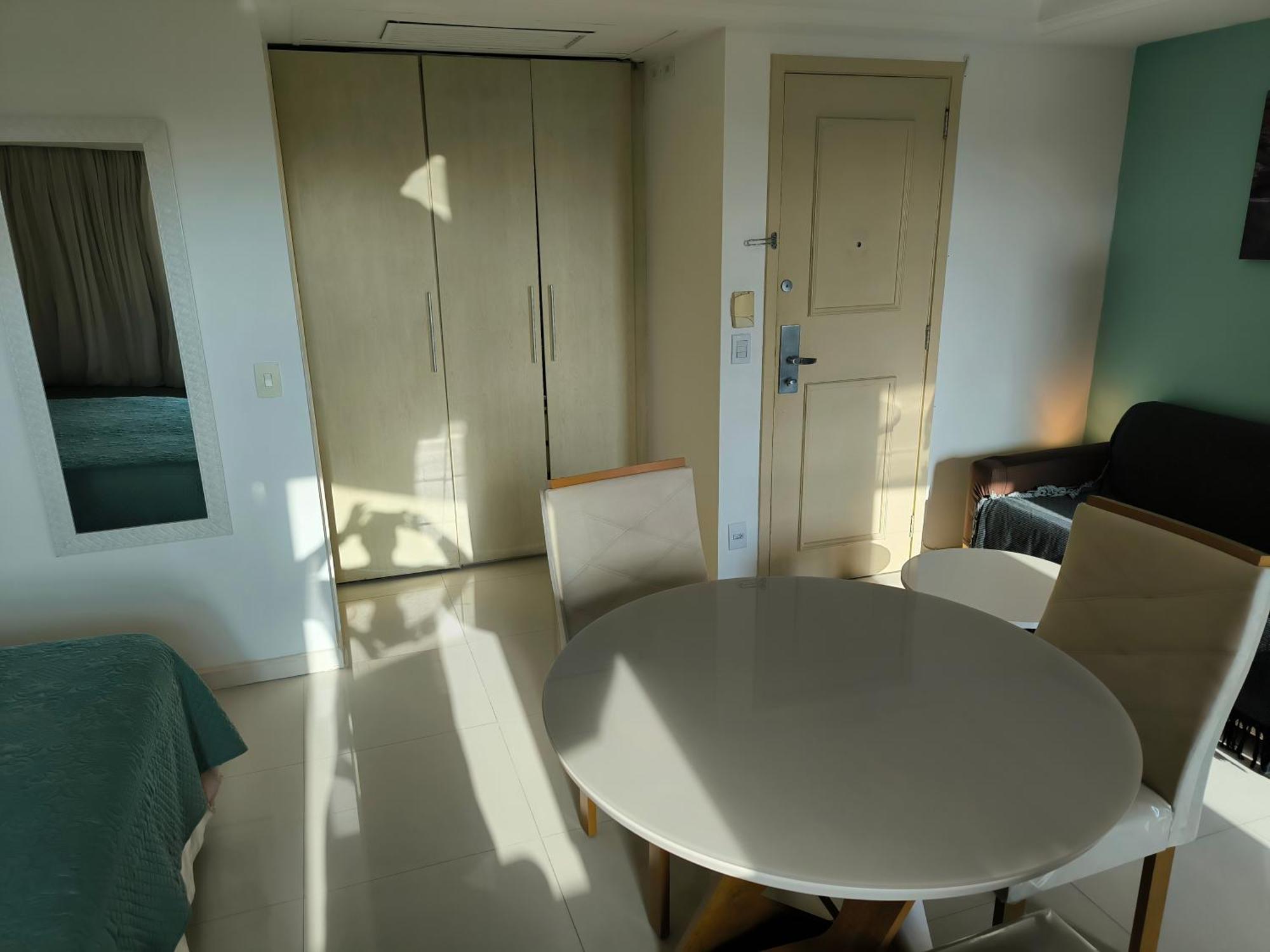 Apartamento Barra Prime Flats, Ed Mediterraneo, Wi-fi 400mb, Balsa Pra Gratis, Ar Condicionado Novo! *