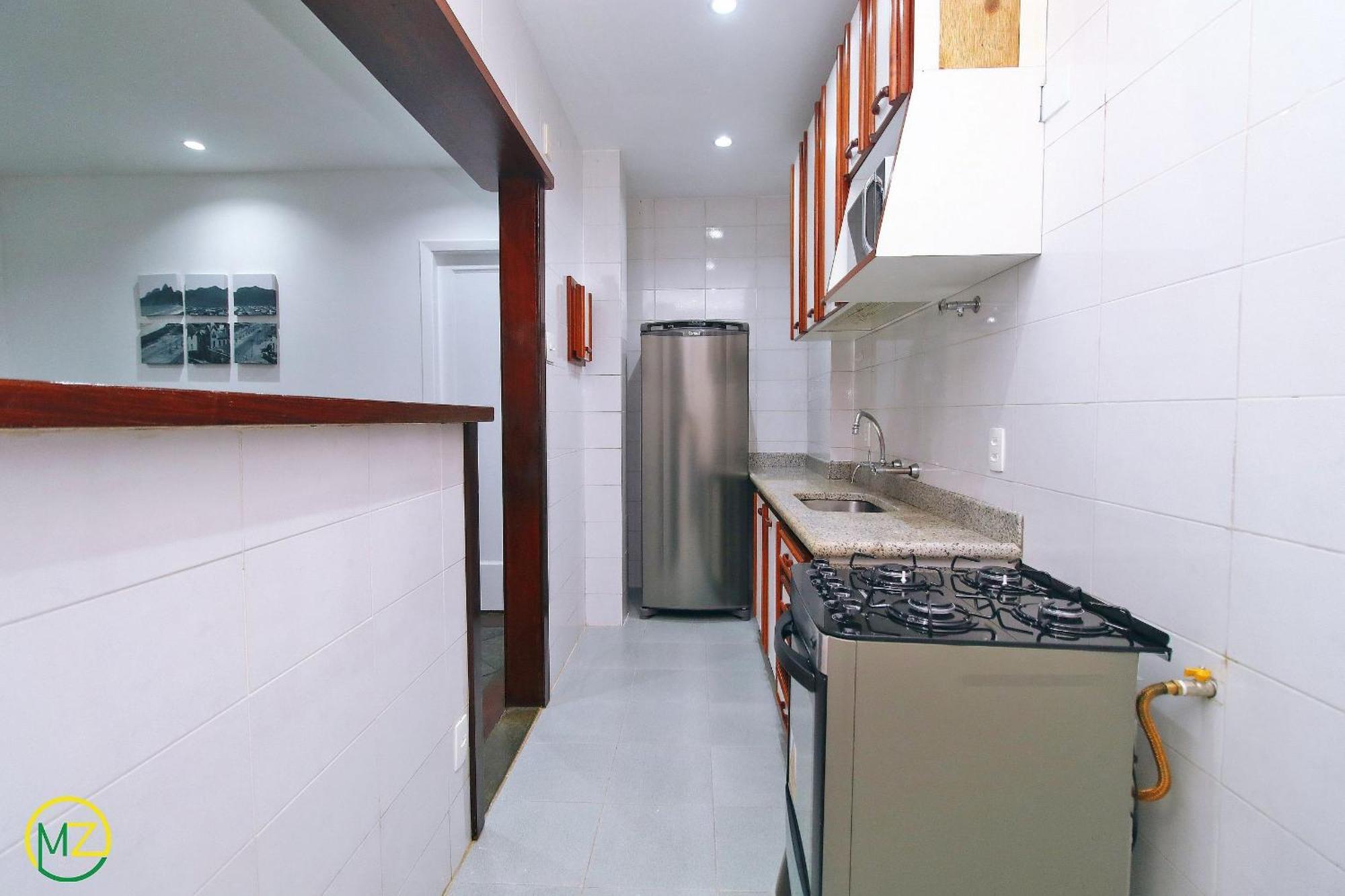 Apartamento Lindo Sala E Quarto, Pe Na Areia Em Ipanema *