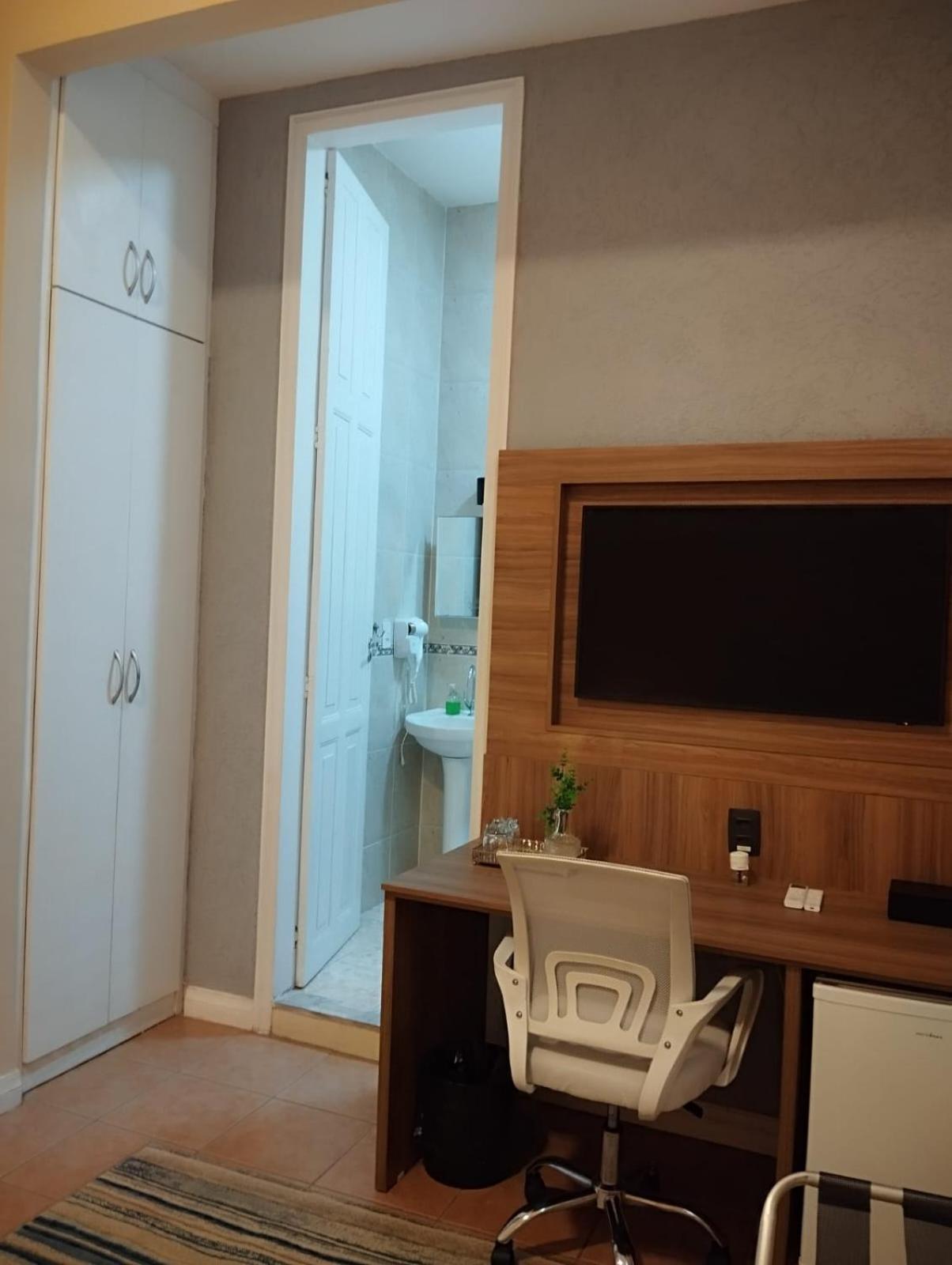 Albergue Casa Luzes Ivn
