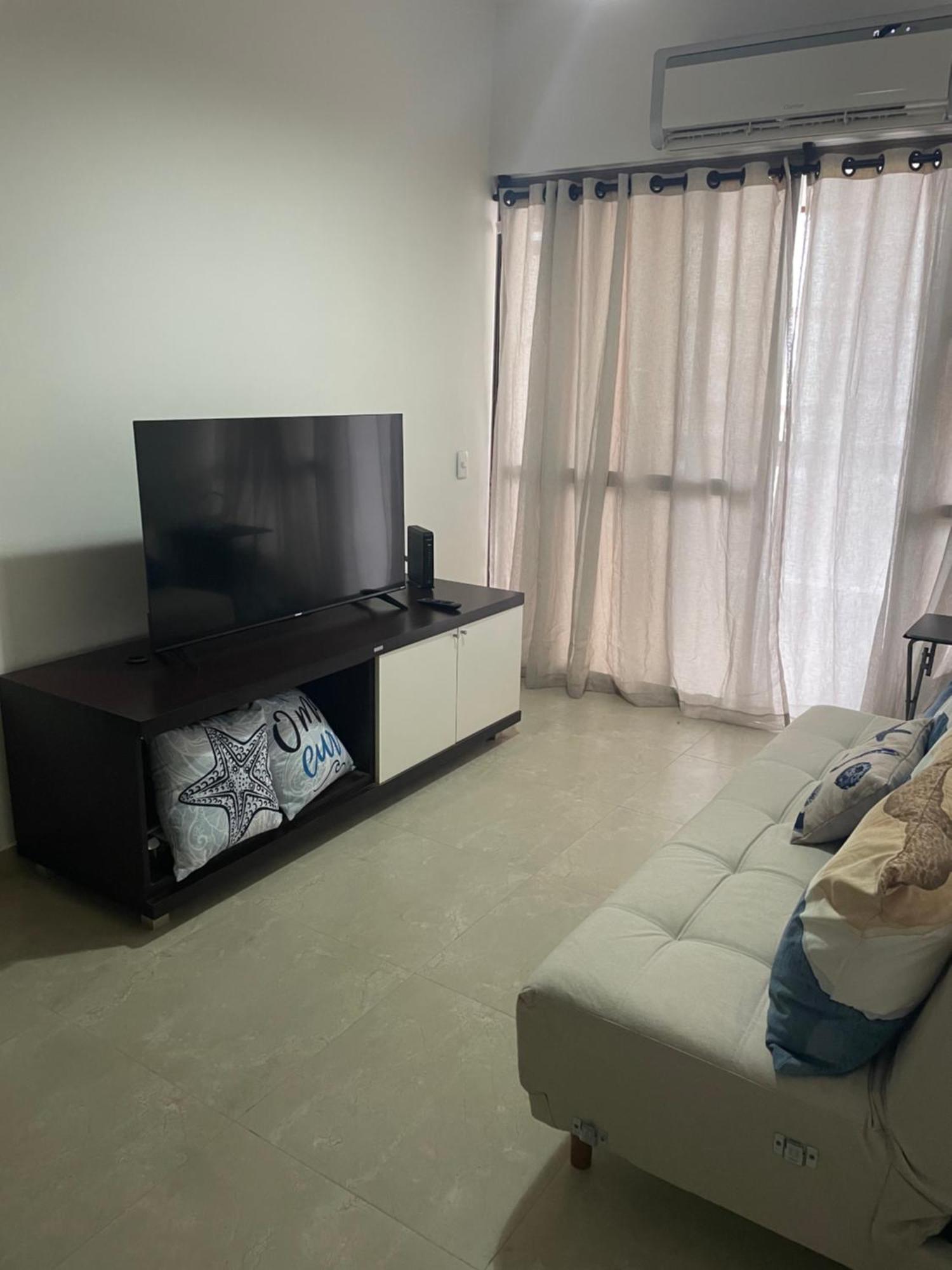 Beachfront Large Apartamento *