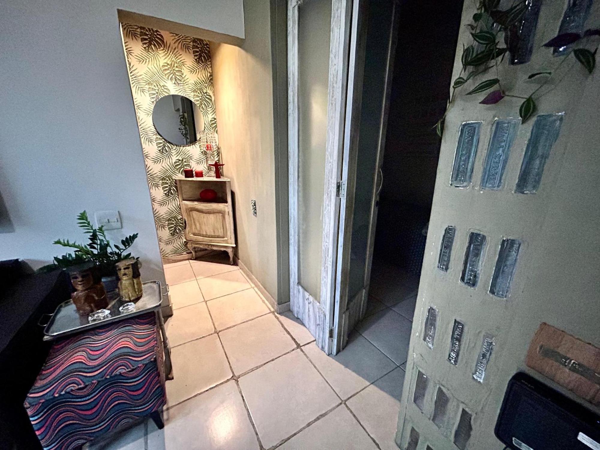 Apartamento Dois Quartos Em Ipanema *