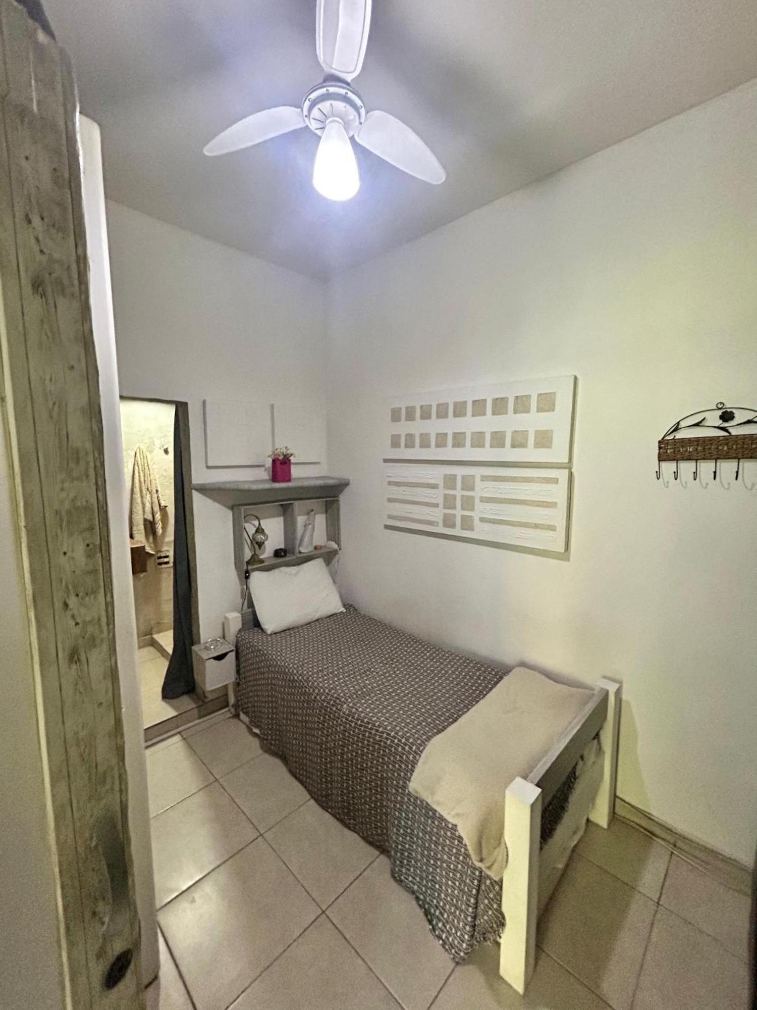 Dois Quartos Em Ipanema *