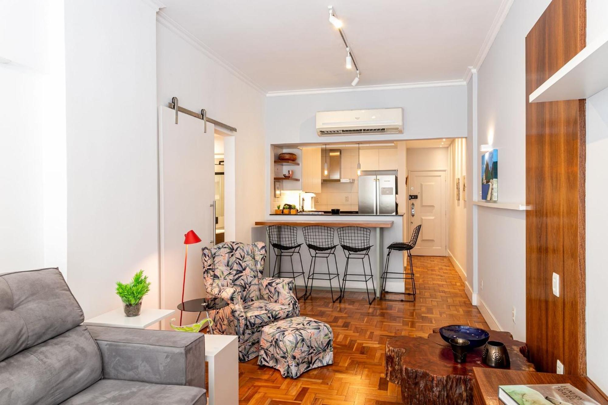 Apartamento Moderno Em Copacabana | Gb 112/304