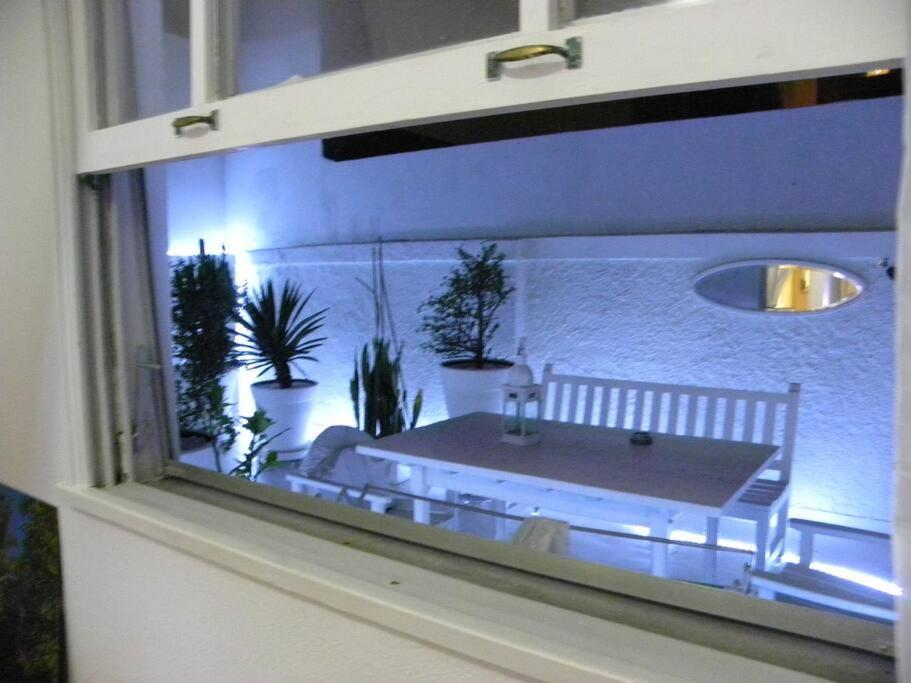 Apartamento Na Praia, Com Terraco E Jardim- Leblon 2