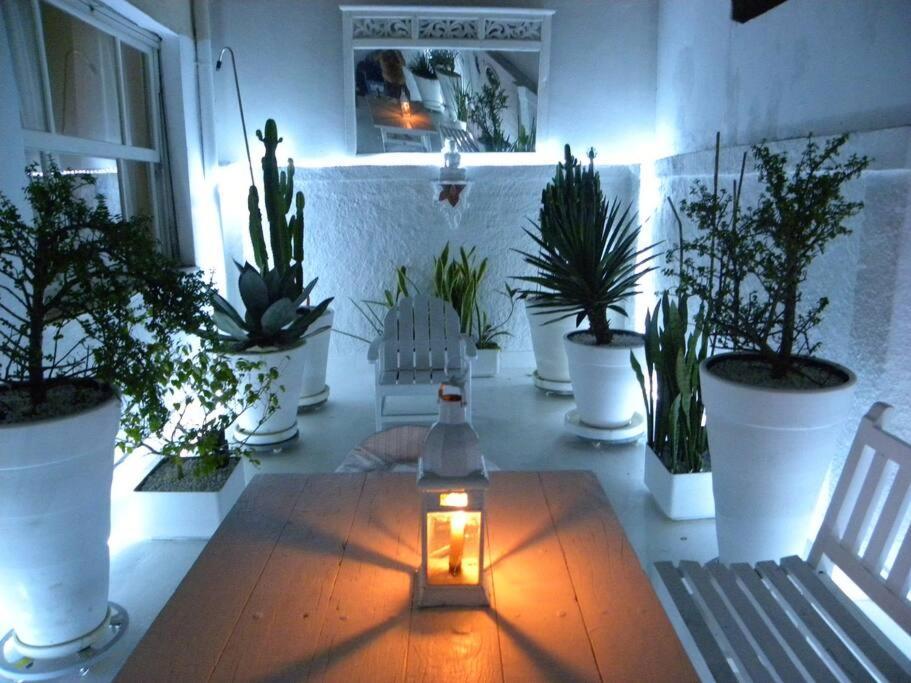 Na Praia, Com Terraco E Jardim- Leblon 2 *