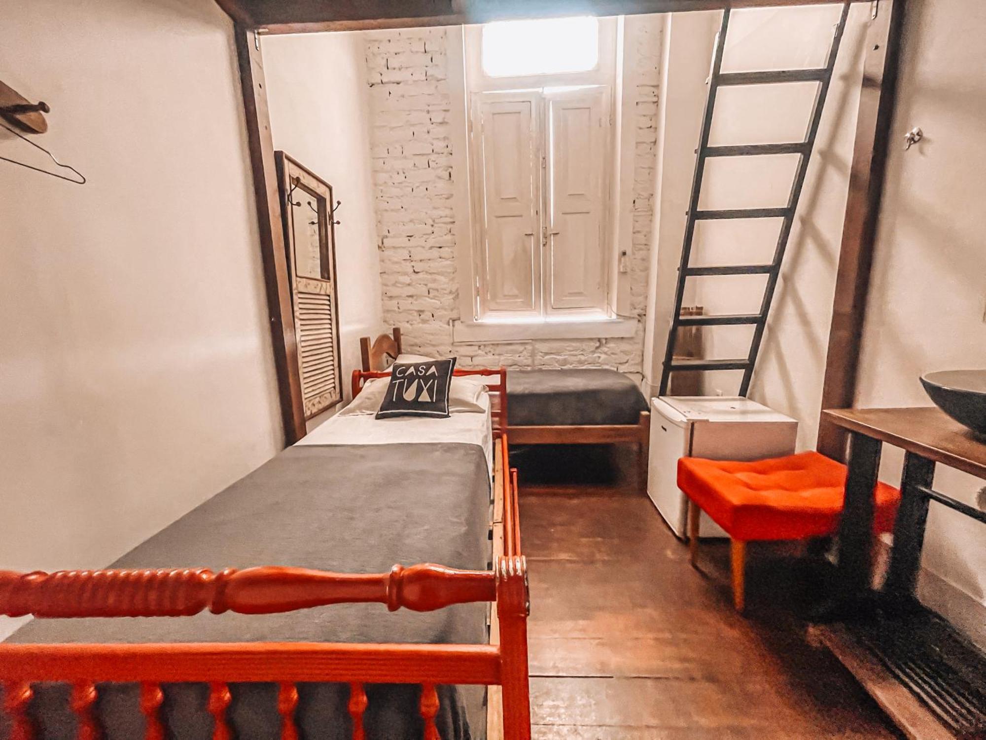 Casa Tuxi Pensão