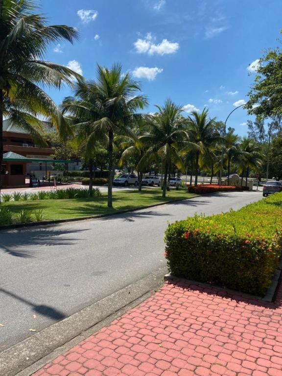 Barra Da Tijuca - 508 - De Frente Para Maravilhosa Piscina - Estacionamento Gratuito - Academia Comphania Atletica - Balsa Para Praia Gratis - Microondas - Geladeira Grande - Recepcao 24Horas - Wi-Fi - Com Pia Apartment *