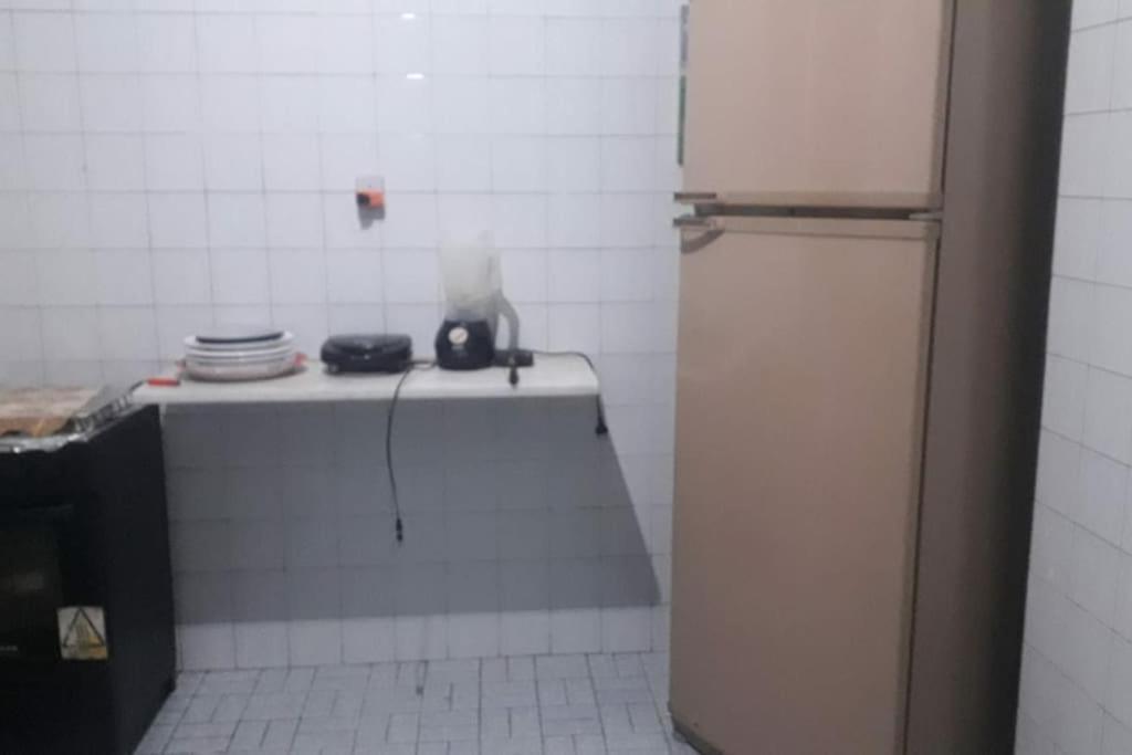 Quarto Em Copacabana, 1 Quadra Da Praia