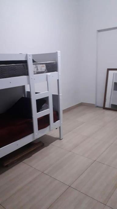 Quarto Em Copacabana, 1 Quadra Da Praia Apartamento