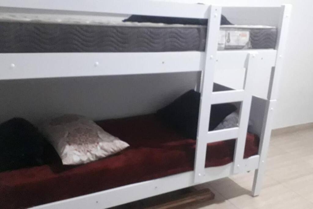 Quarto Em Copacabana, 1 Quadra Da Praia Apartamento