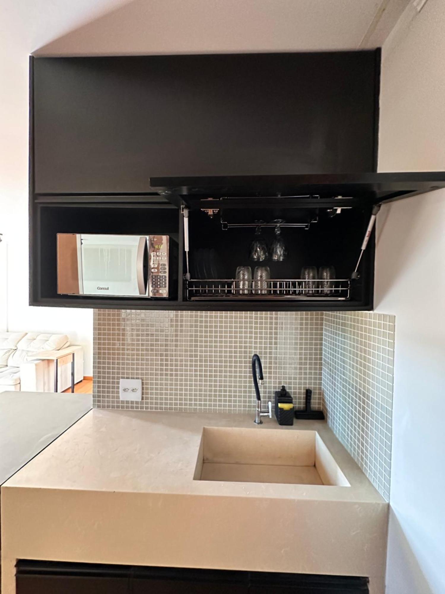 Barra Da Tijuca - 508 - De Frente Para Maravilhosa Piscina - Estacionamento Gratuito - Academia Comphania Atletica - Balsa Para Praia Gratis - Microondas - Geladeira Grande - Recepcao 24Horas - Wi-Fi - Com Pia