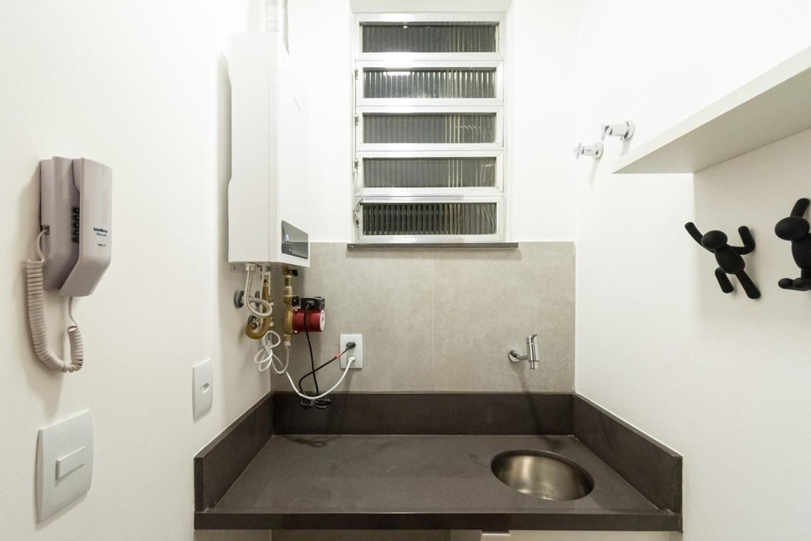 Apartamento Frente Mar Em Copacabana | A 3806/1203 *