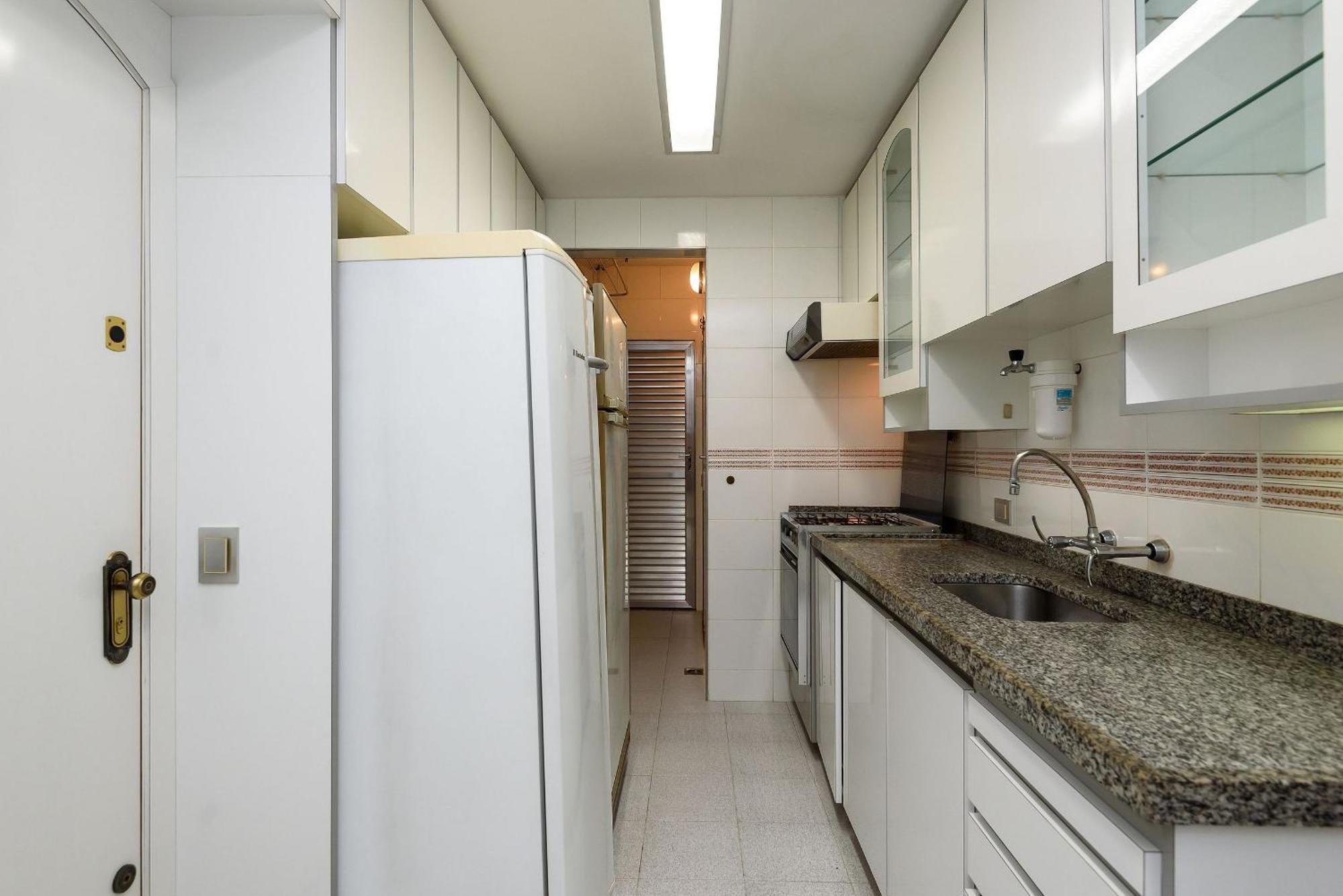 Apto Antigo No Leblon P/ 7 Pessoas | Gsm 300/701 * Rio de Janeiro
