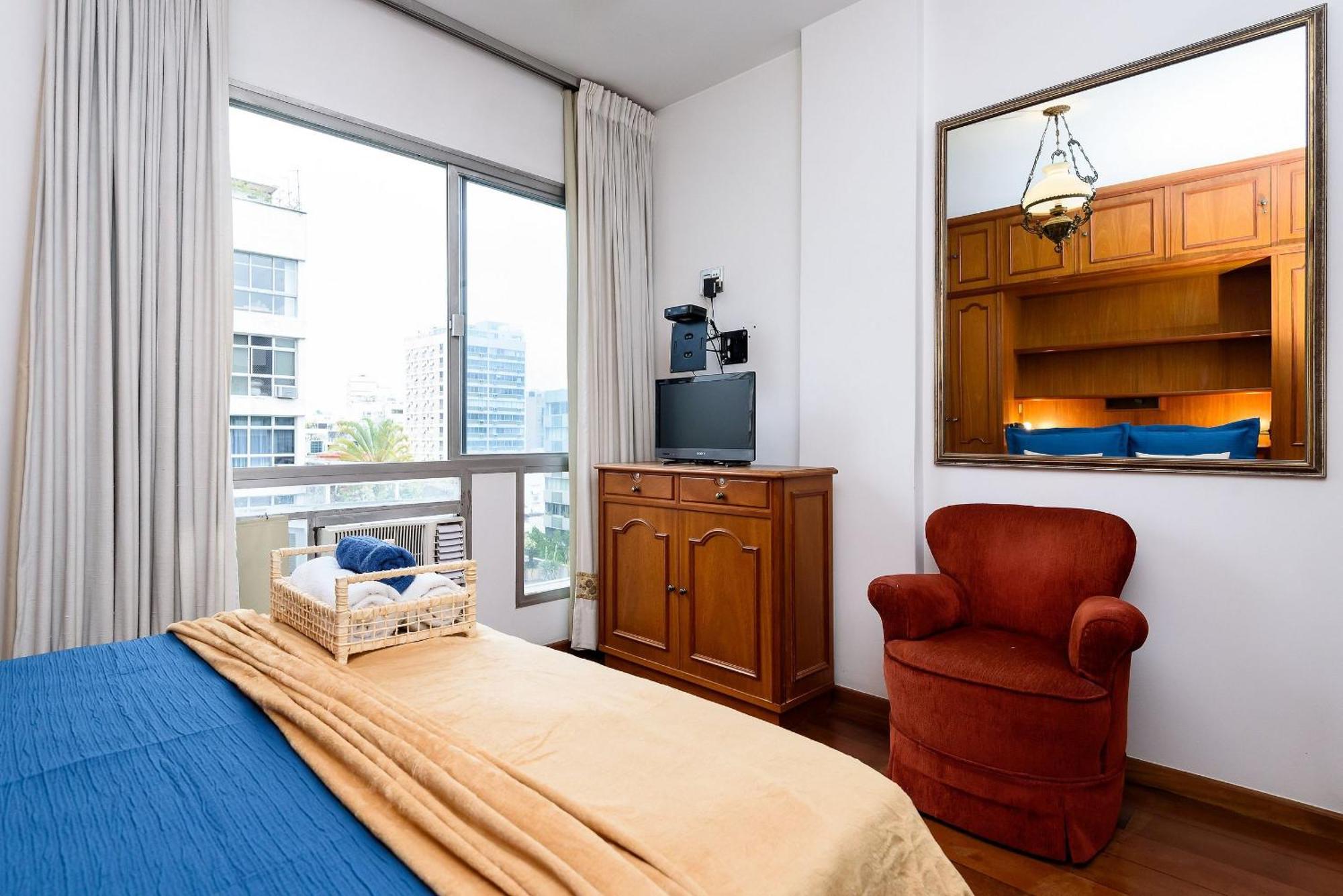Apartamento Apto Antigo No Leblon P/ 7 Pessoas | Gsm 300/701