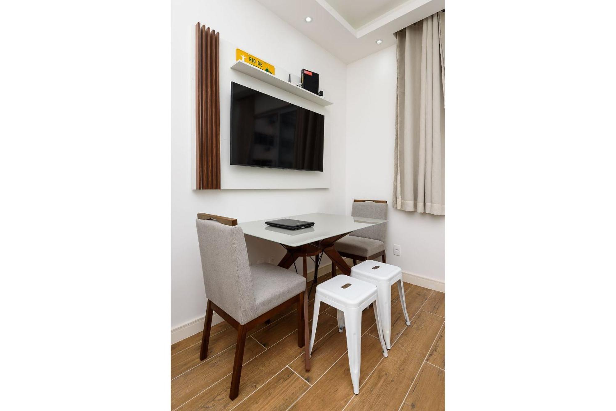 Apartamento Omar Do Rio - Sqc 143/1320: Moderno Com Vista P/ Cristo Redentor, Smart Tv, Internet 250mbps, A 230m Do Metrô Siqueira Campos E 10 Minutos Da De Copacabana Rio de Janeiro