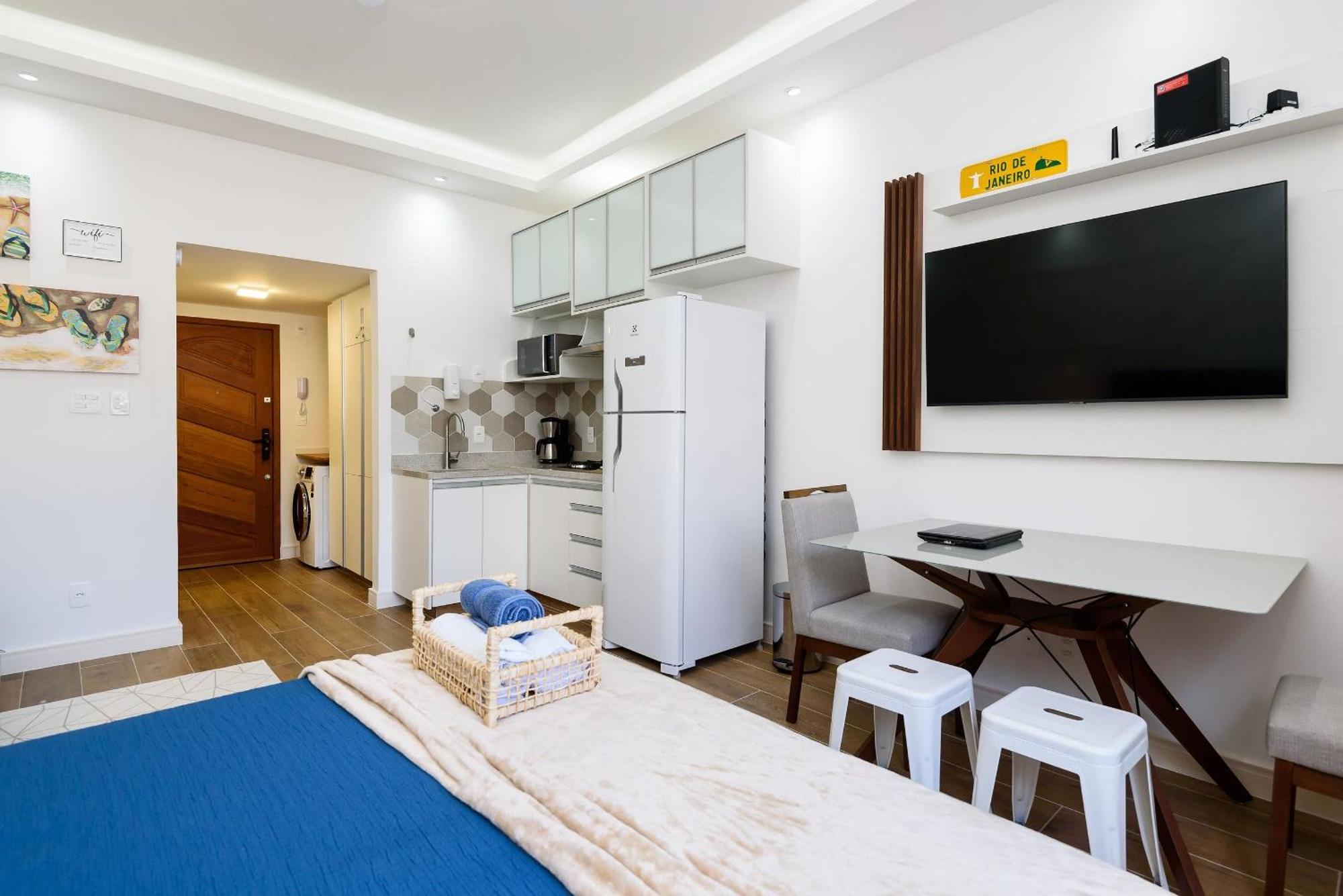 Apartamento Omar Do Rio - Sqc 143/1320: Moderno Com Vista P/ Cristo Redentor, Smart Tv, Internet 250mbps, A 230m Do Metrô Siqueira Campos E 10 Minutos Da De Copacabana *