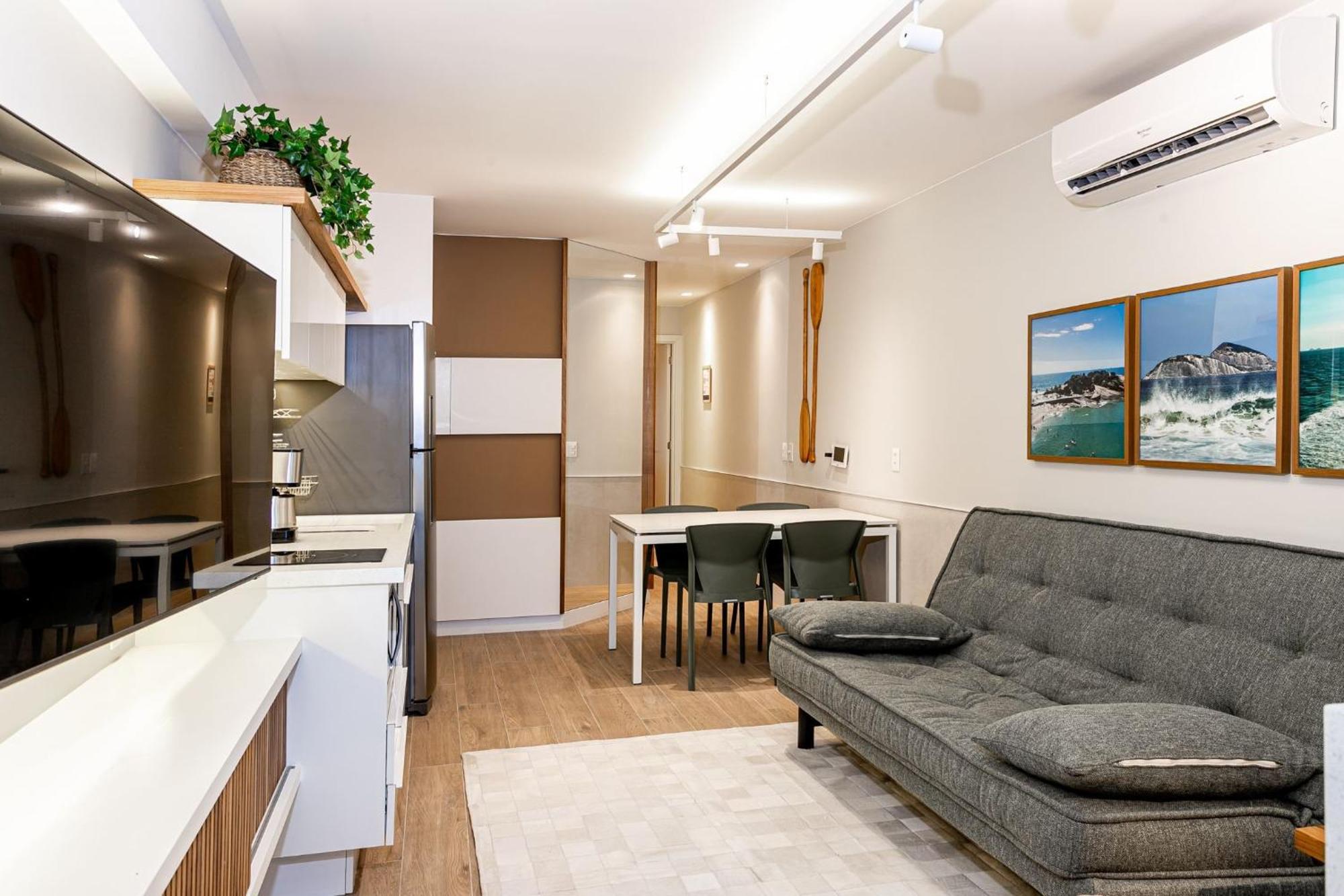 Quarto&sala A 170m Da De Ipanema | Fa 49/302 *