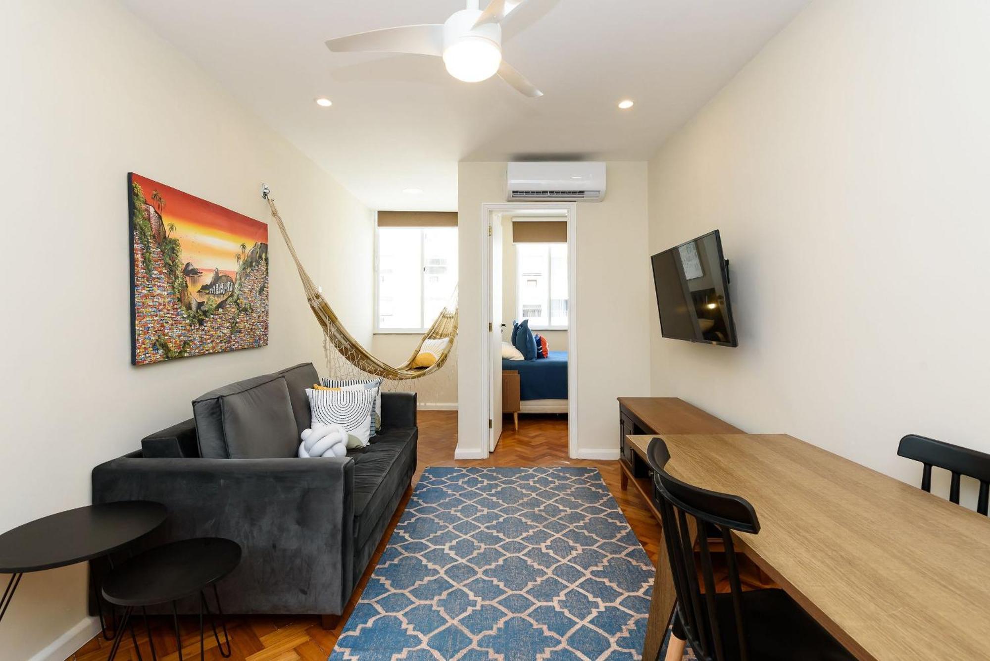 Apartamento 2qtos A 350m Da De Copacabana | Sf 135/604