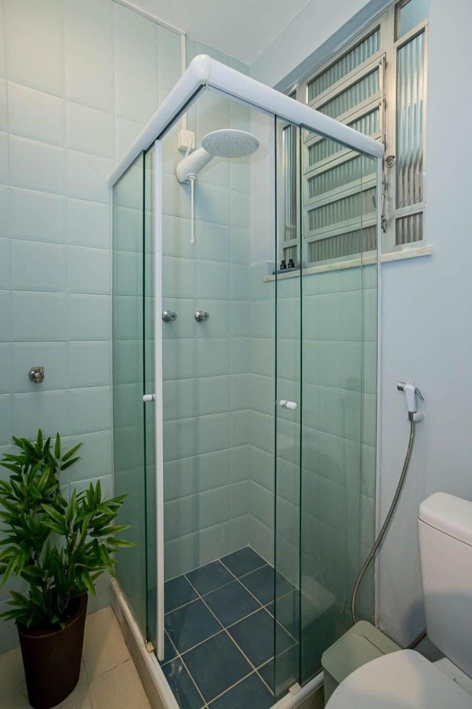 Apartamento A 200m Da De Copacabana | Fm144/1006 Rio de Janeiro