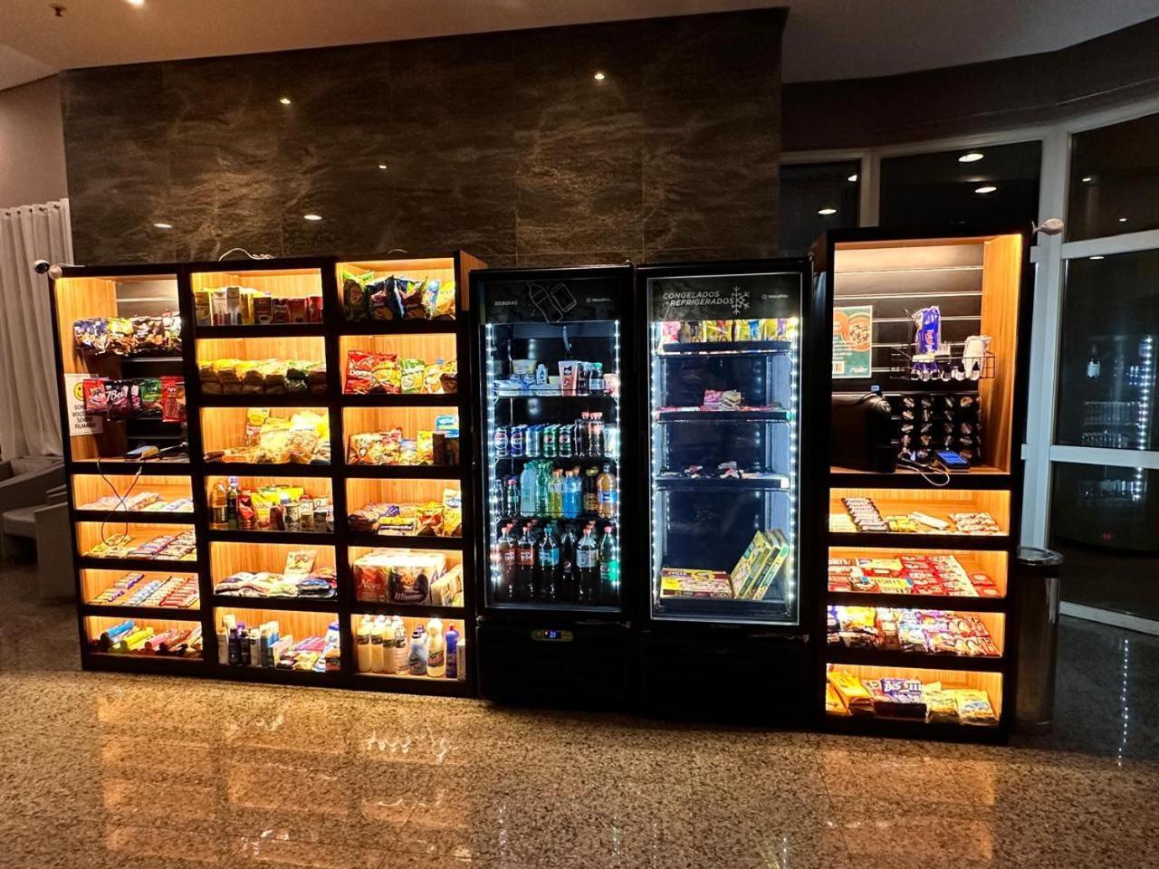 Barra Da Tijuca - 508 - De Frente Para Maravilhosa Piscina - Estacionamento Gratuito - Academia Comphania Atletica - Balsa Para Praia Gratis - Microondas - Geladeira Grande - Recepcao 24Horas - Wi-Fi - Com Pia