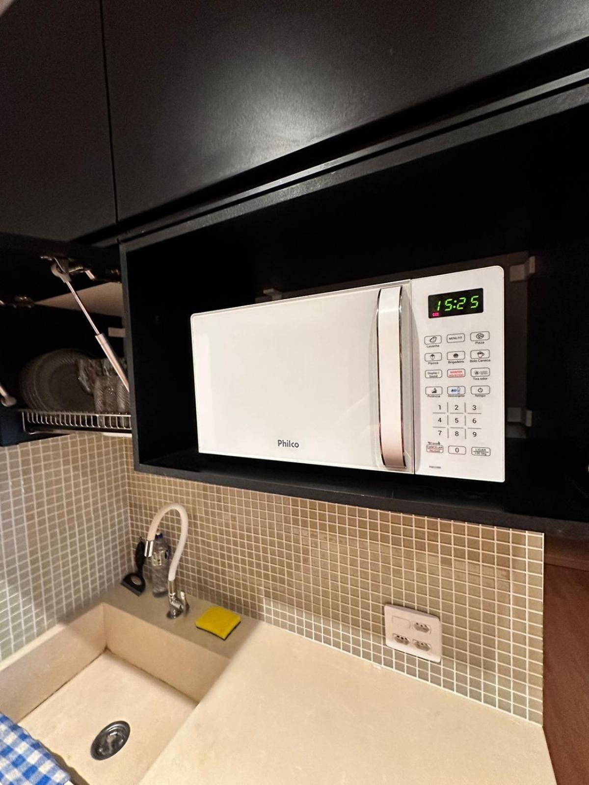Barra Da Tijuca - 508 - De Frente Para Maravilhosa Piscina - Estacionamento Gratuito - Academia Comphania Atletica - Balsa Para Praia Gratis - Microondas - Geladeira Grande - Recepcao 24Horas - Wi-Fi - Com Pia Apartment
