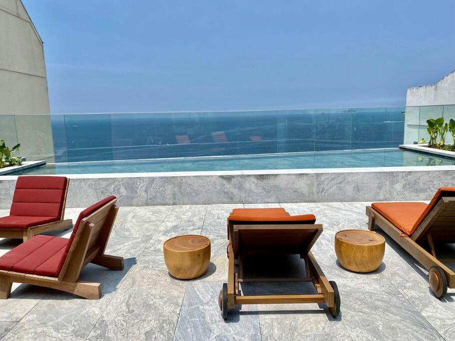 Azure Sea & Luxury
